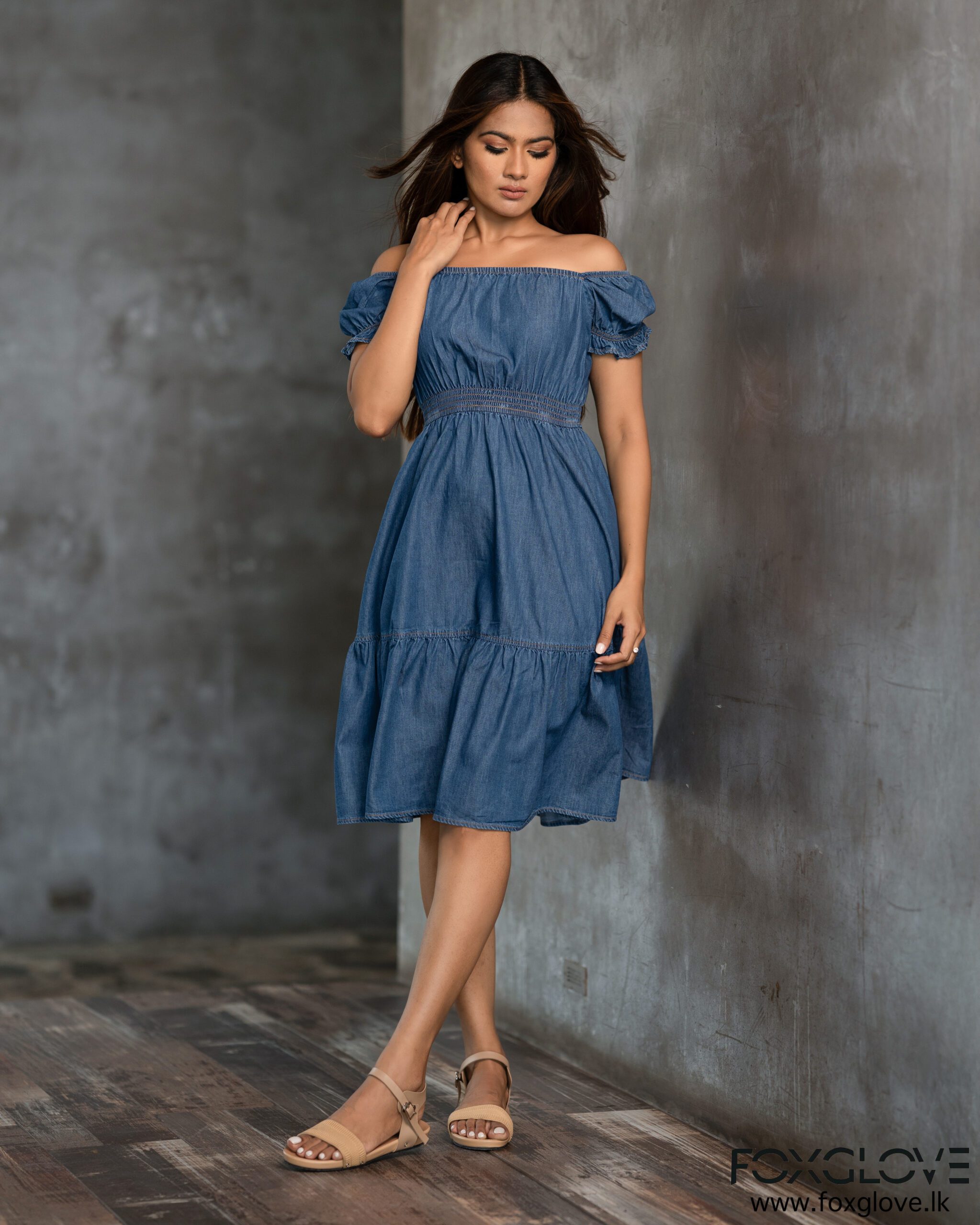 HYBRID SHOULDER SMOCKED WAIST CHAMBRAY DRESS