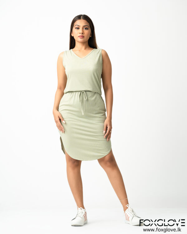 LASTICATED WAIST CURVED HEM RIBBED DRESS - Image 3
