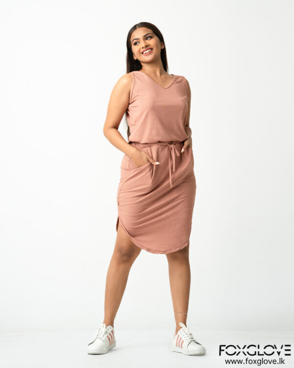 LASTICATED WAIST CURVED HEM RIBBED DRESS - Image 6