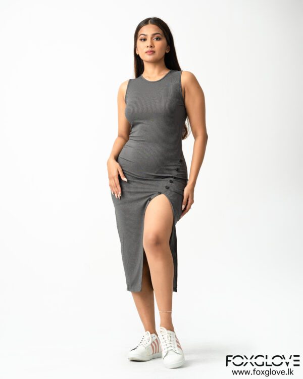 SIDE BUTTON SLIT DETAIL RIB MIDI DRESS