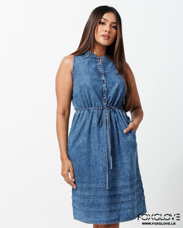 PINTUCK HEM DETAILS CHAMBRAY DRESS - Image 2