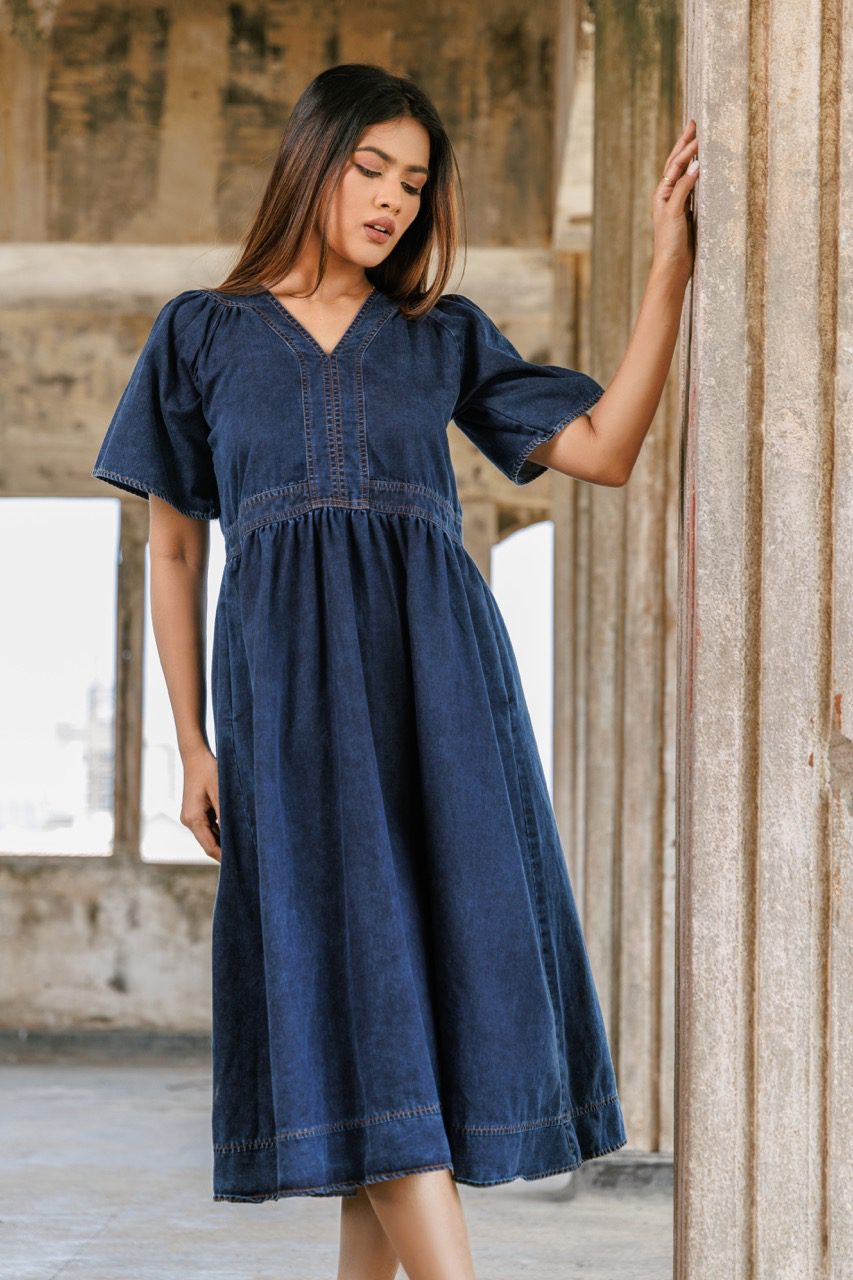 BLUE LYDIA S/S DENIM MIDI DRESS WITH FRONT DETAILS