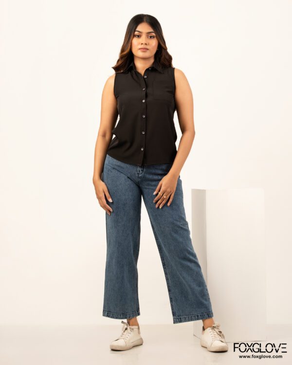SLEEVELESS OFFICE BLOUSE