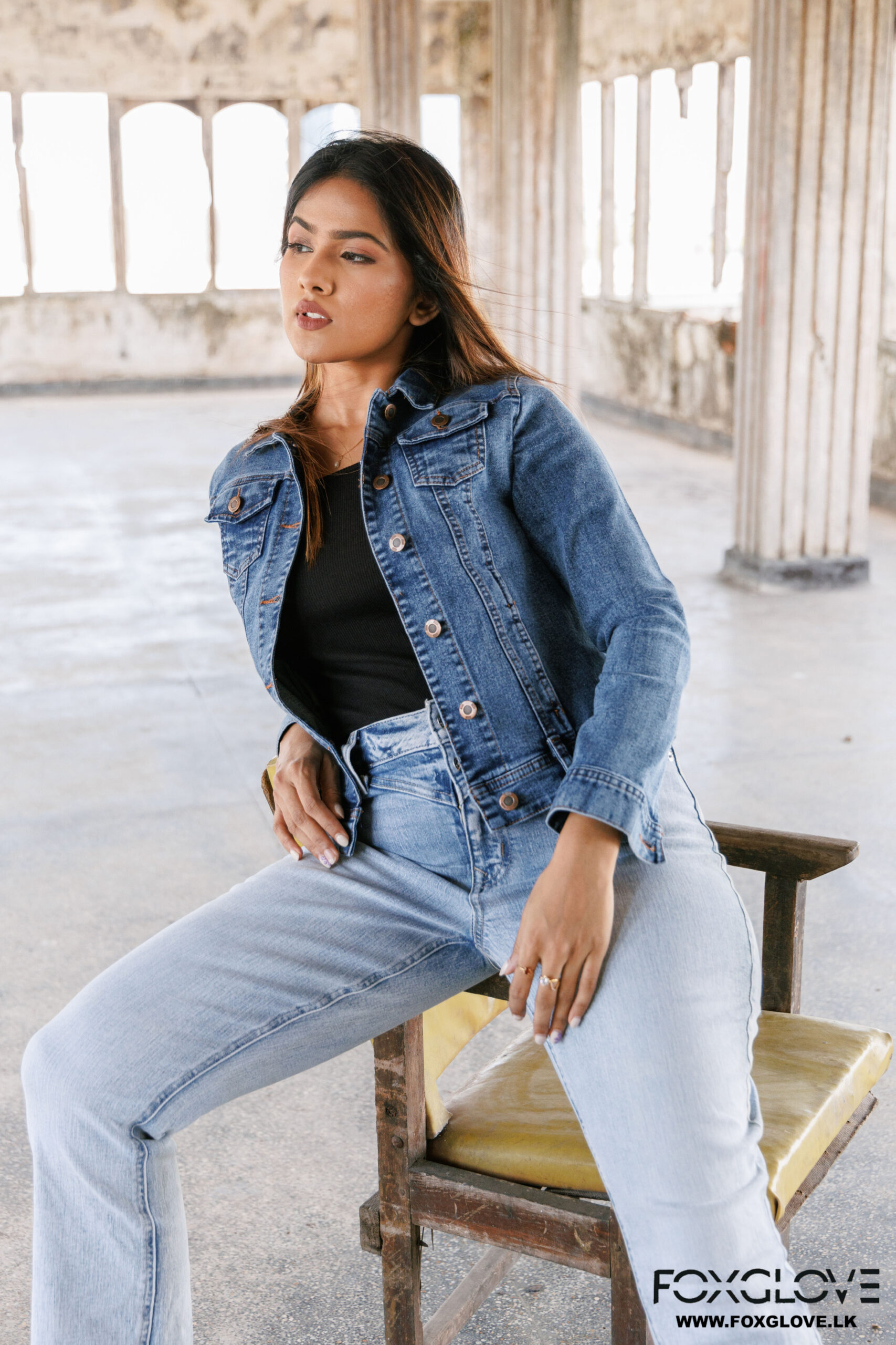 WOMENS LONG SLV TRUCKER DENIM JACKET - Image 3