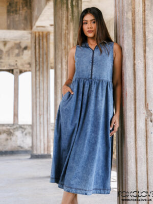 FRONT ZIP OPEN SLEEVELESS CHAMBRAY MIDI DRESS